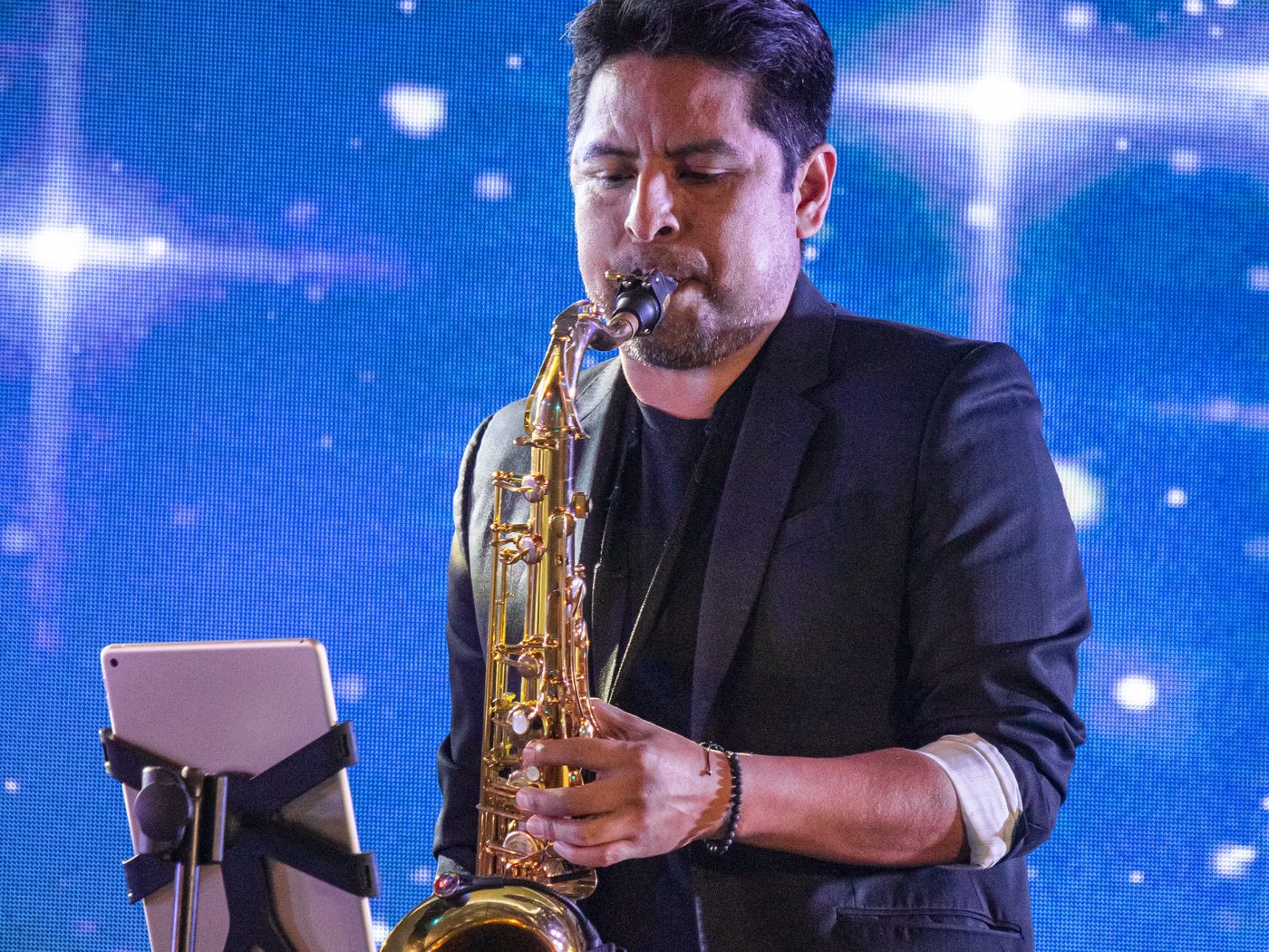 Saxofonista de Extravaganza The Show