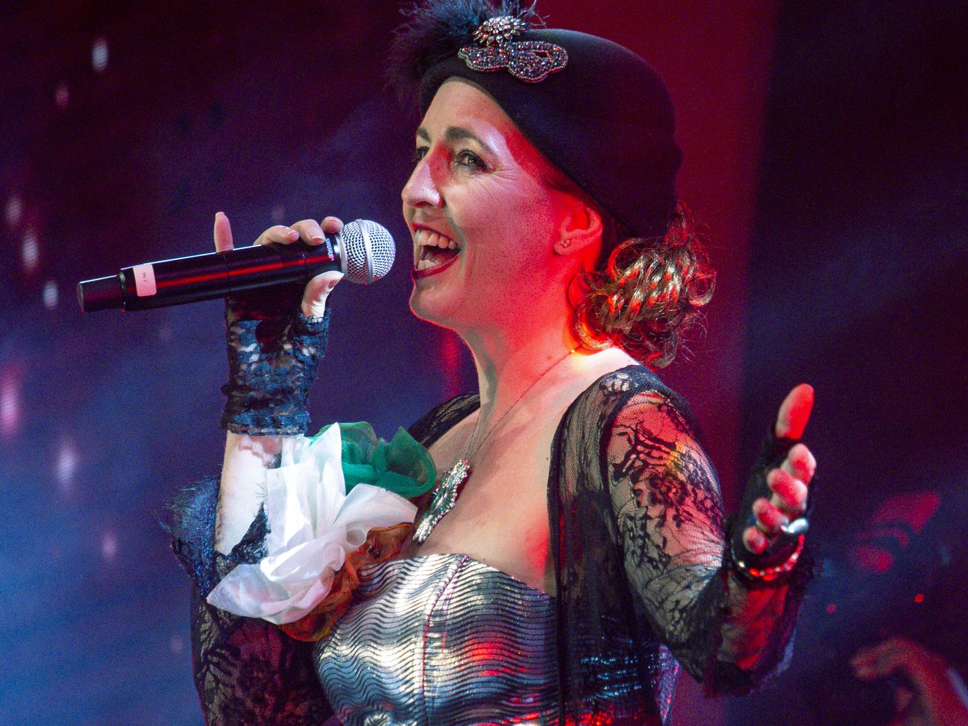 Louise Phelan cantando blues